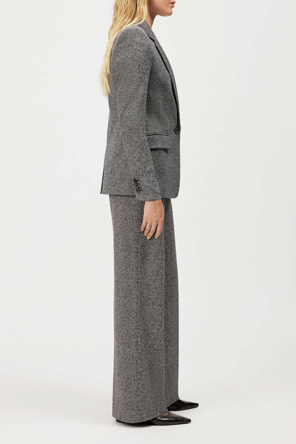 Atlin_2 Beige Black