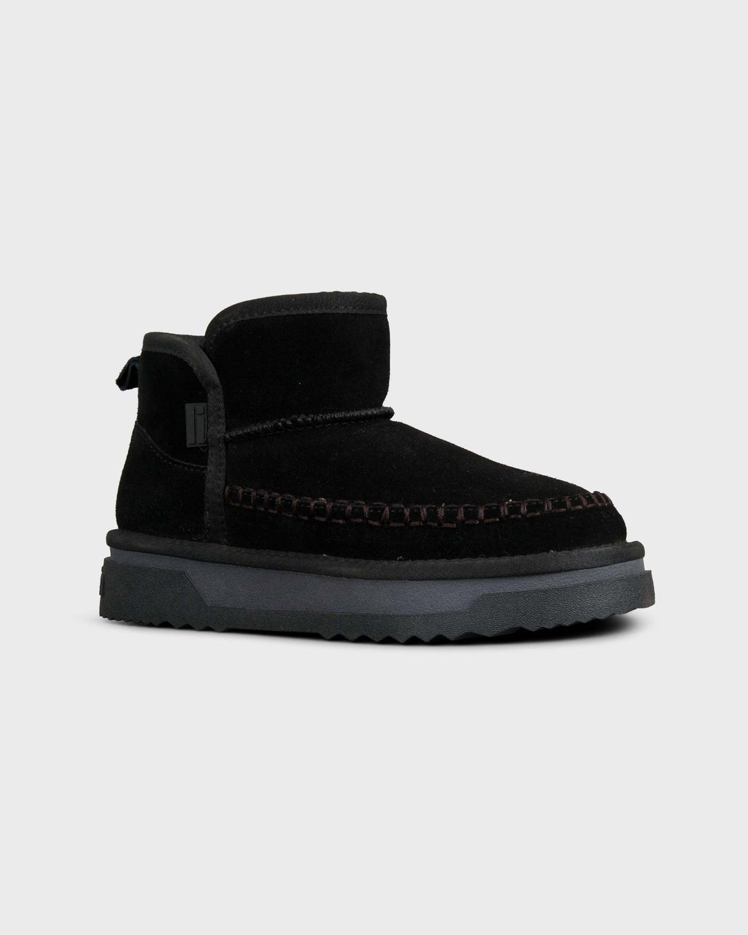 Atlas Basic Black