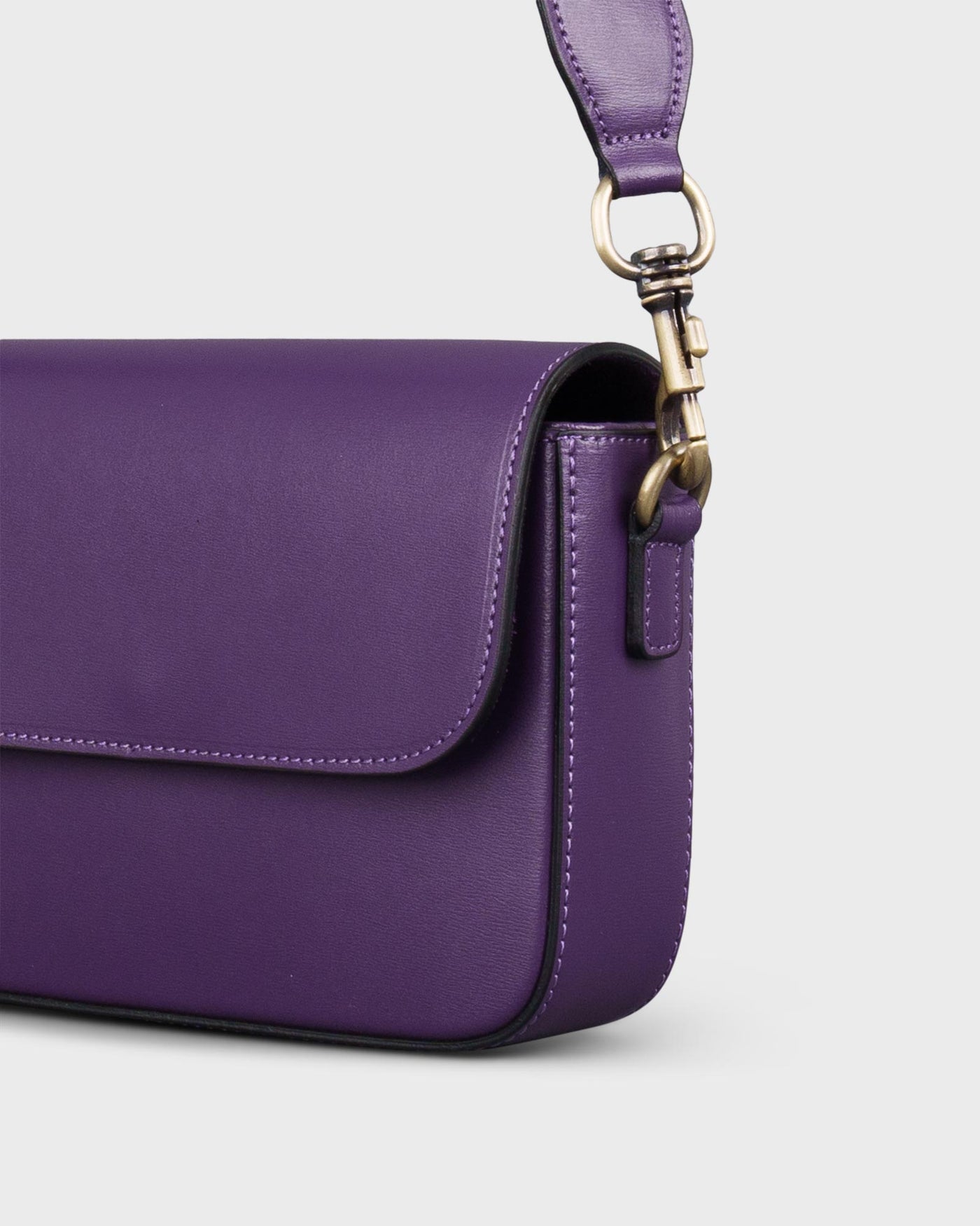 Bling Berlin Umhängetasche Sia Shoulder Bag Purple myMEID