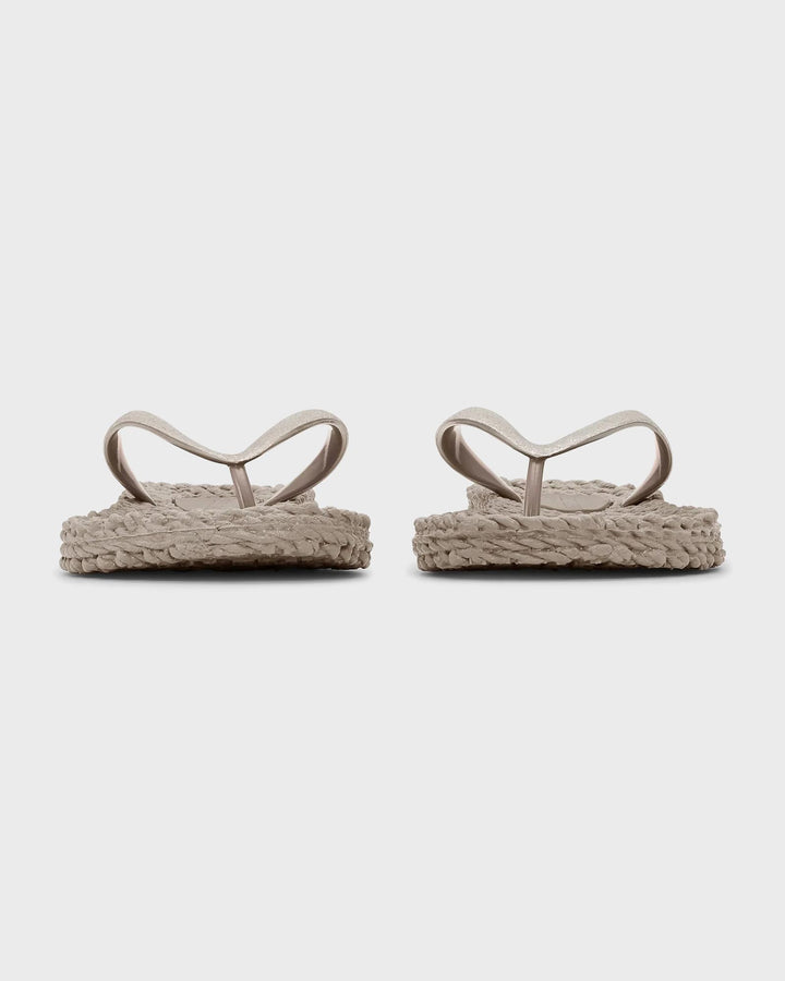 Flip Flop With Glitter Atmosphere