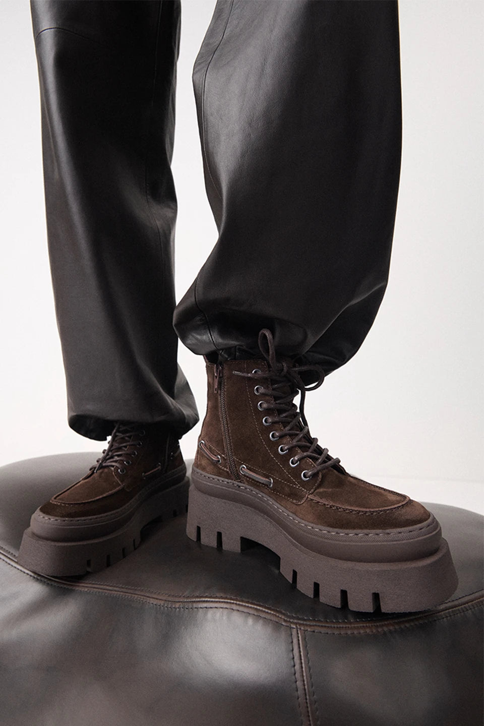 CPH697 Suede Chocolate
