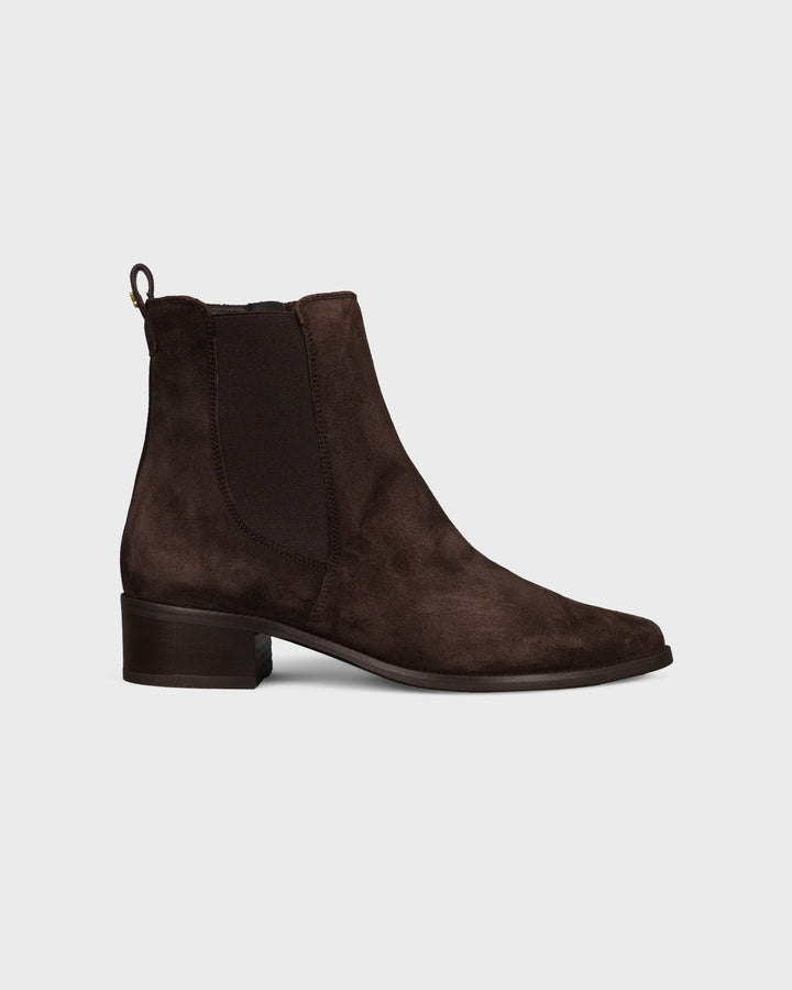 Chelsea Braun Soft Suede Mocca