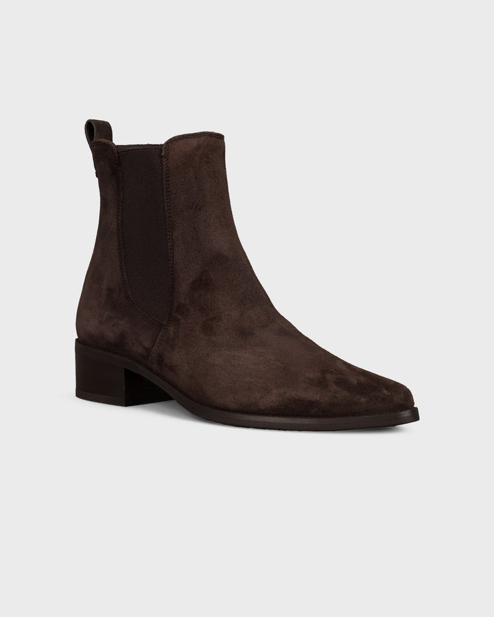 Chelsea Braun Soft Suede Mocca