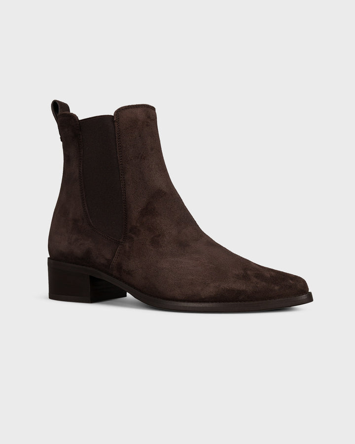 Chelsea Braun Soft Suede Mocca