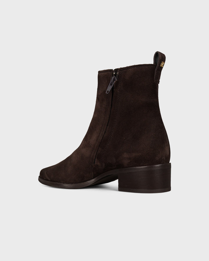 Chelsea Braun Soft Suede Mocca