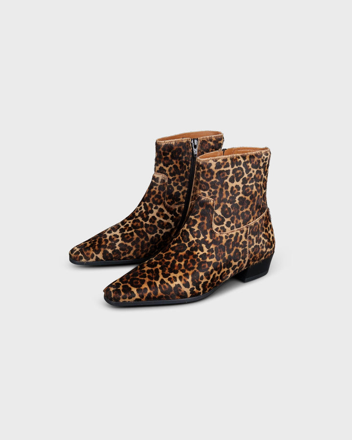 CPH293 Hairy Leather Leo