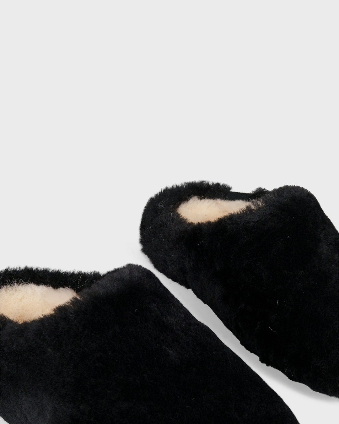 Ugg Schuhe Elea Fluffed Slip On Black – Bild 4