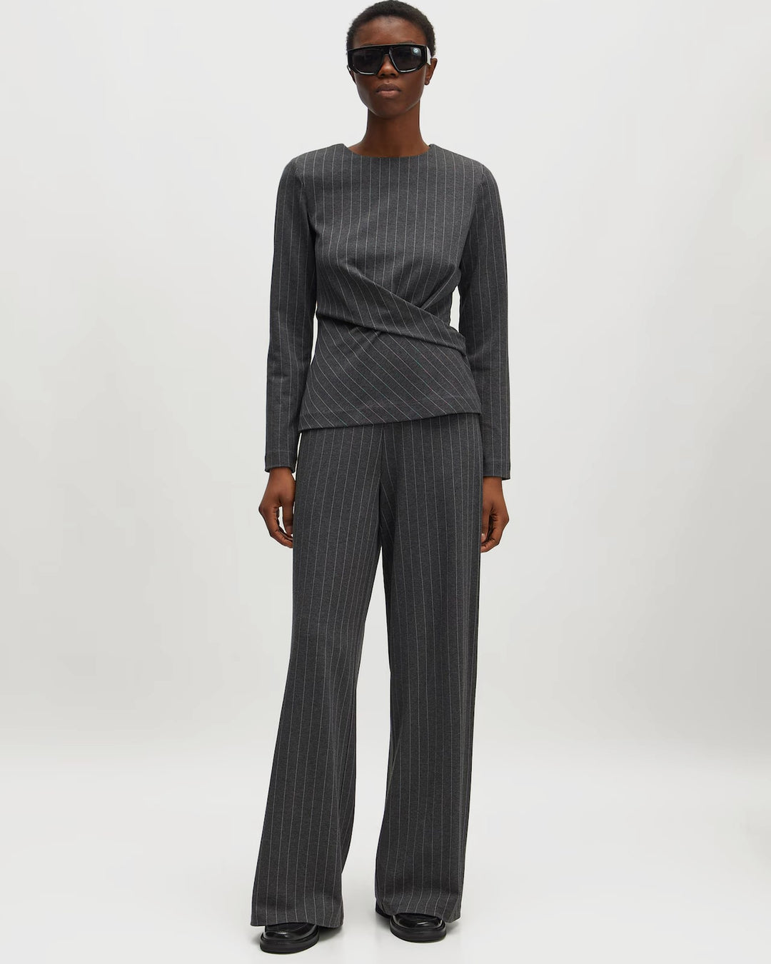 EDITED Hose Kalinda Pants Grey Pinstripe – Bild 3