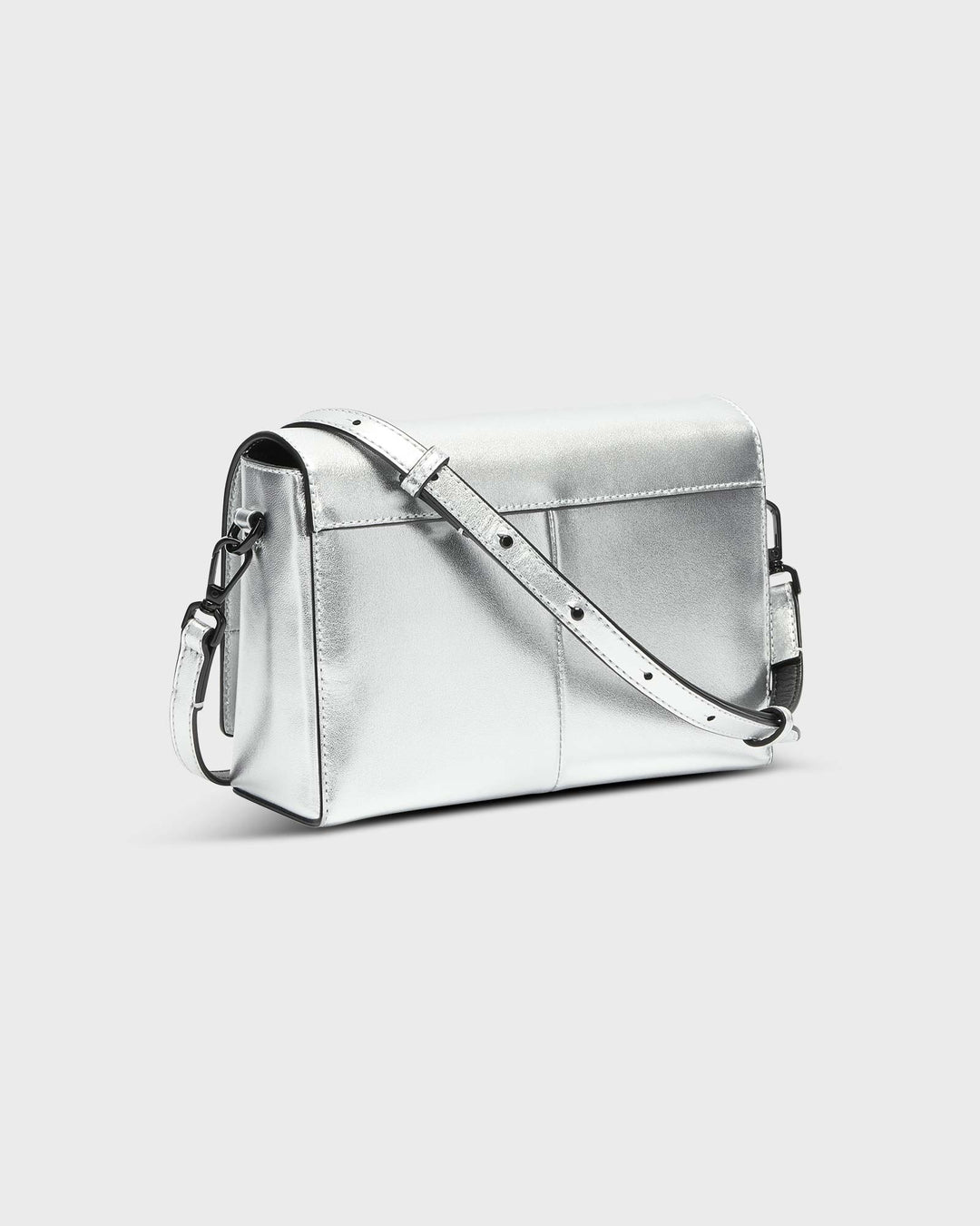 Hilla Crossbody M Silver