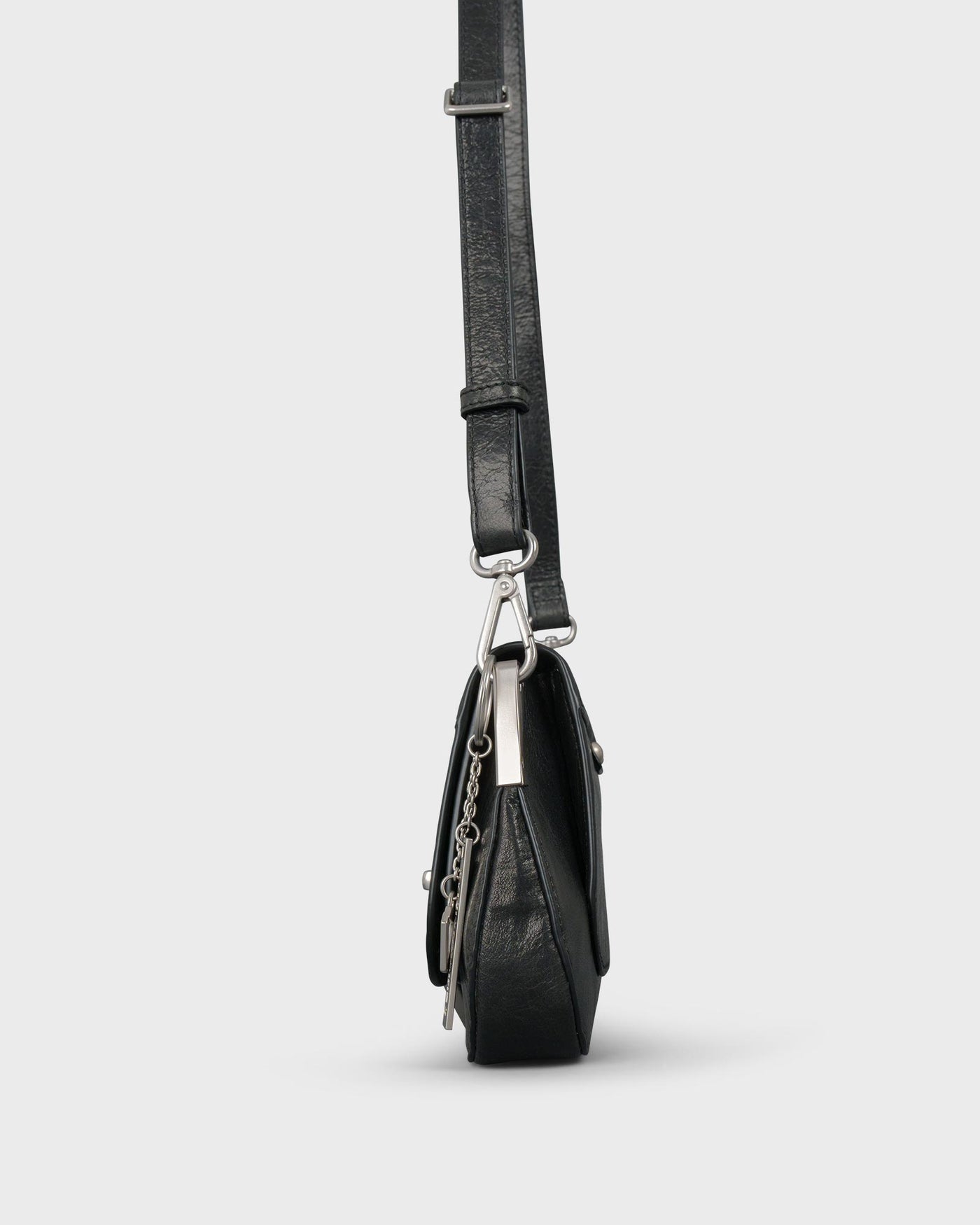 Luna Rivets Black myMEID