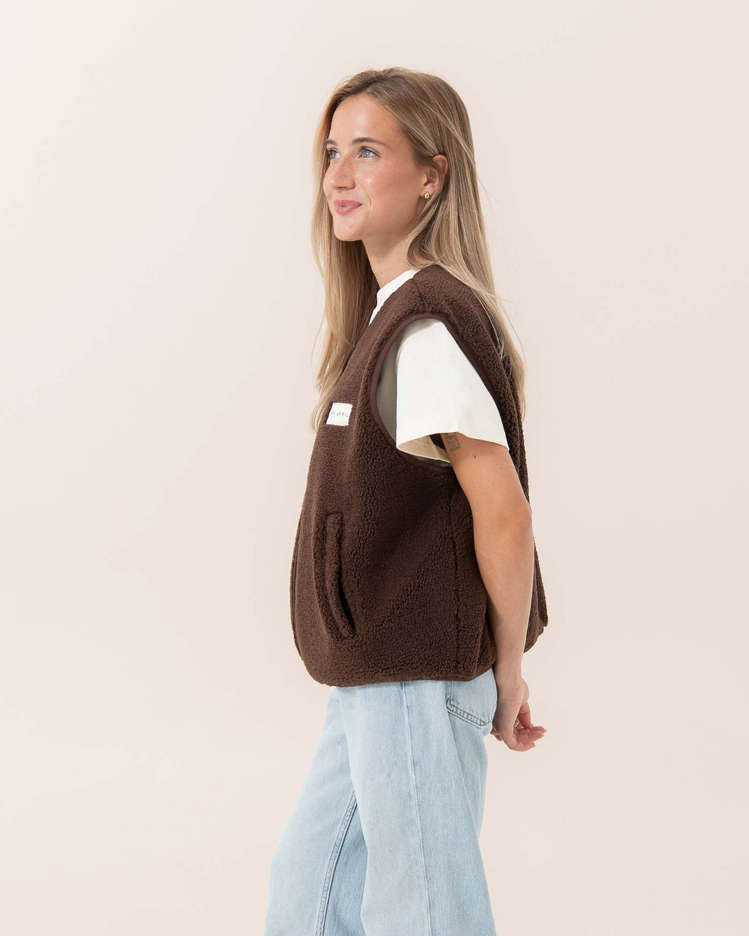 OH APRIL Weste Magnolia Fleece Vest Dark Brown – Bild 2