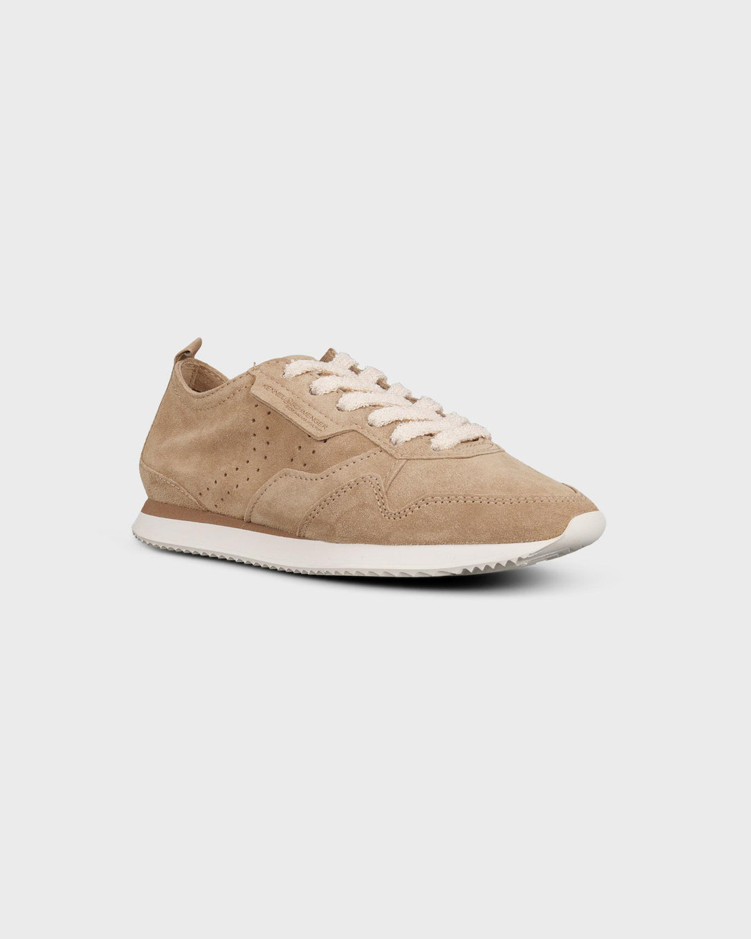 Mui Nuts/White