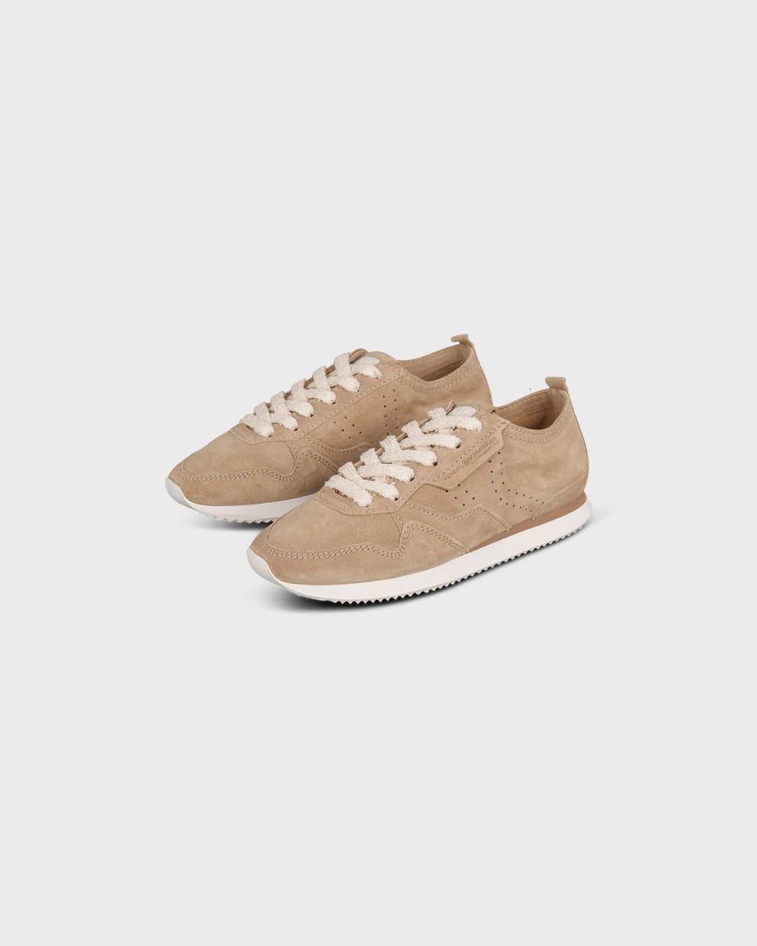 Mui Nuts/White
