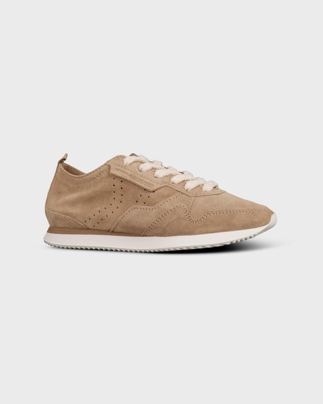 Mui Nuts/White