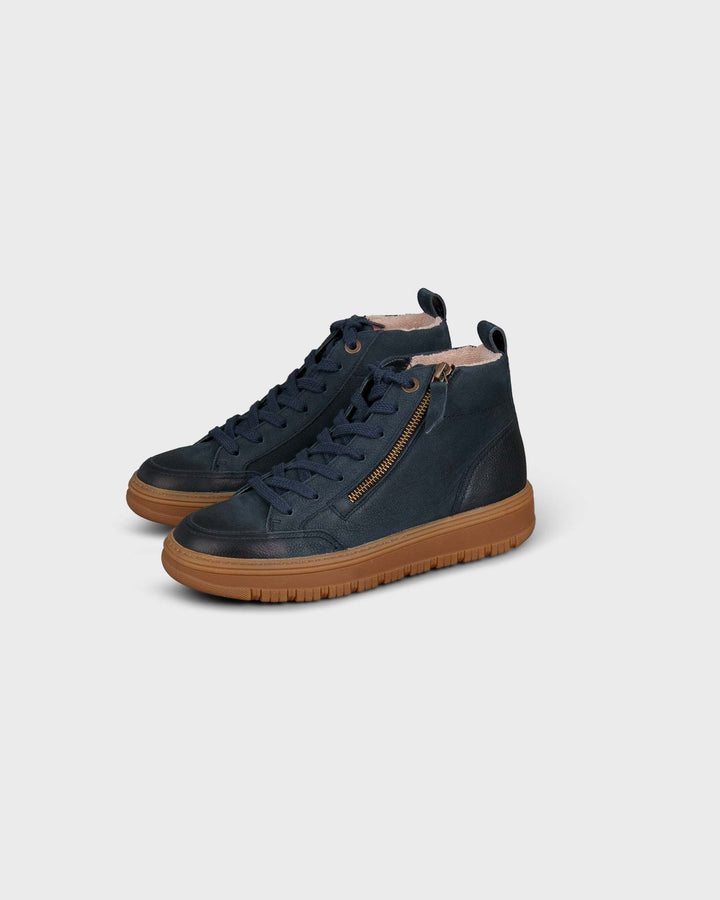 Hightop-Sneaker Space