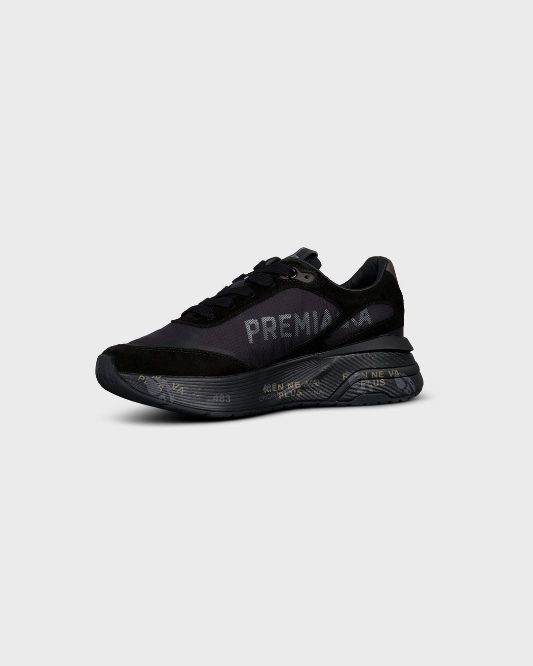 Moerund Black