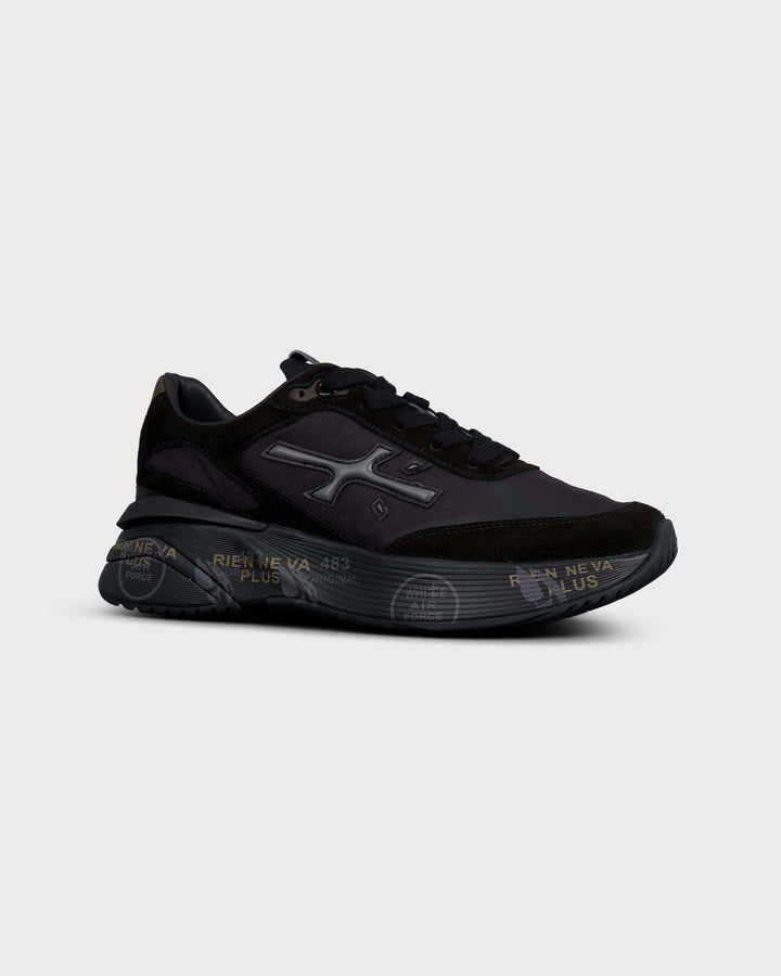 Moerund Black
