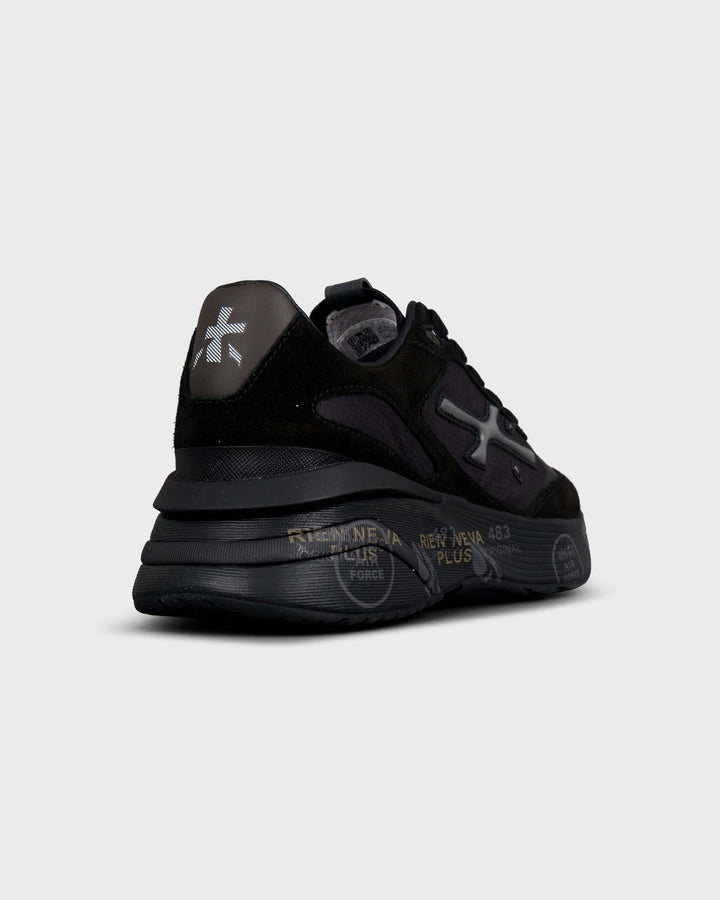Moerund Black
