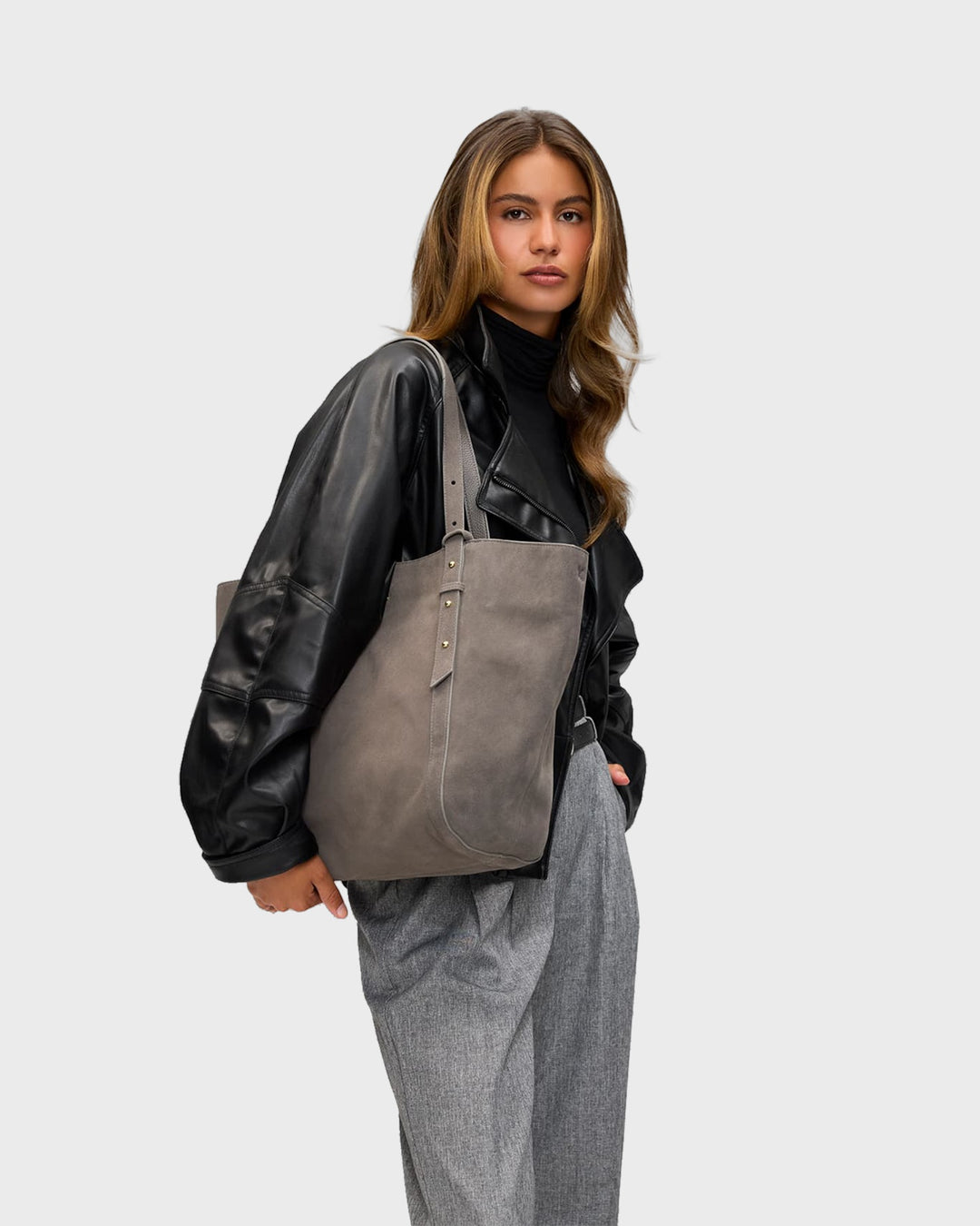 HEY MARLY Handtasche Pretty Wonder Suede Grey – Bild 3