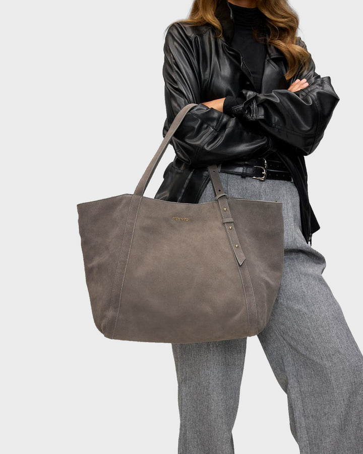 HEY MARLY Handtasche Pretty Wonder Suede Grey – Bild 4