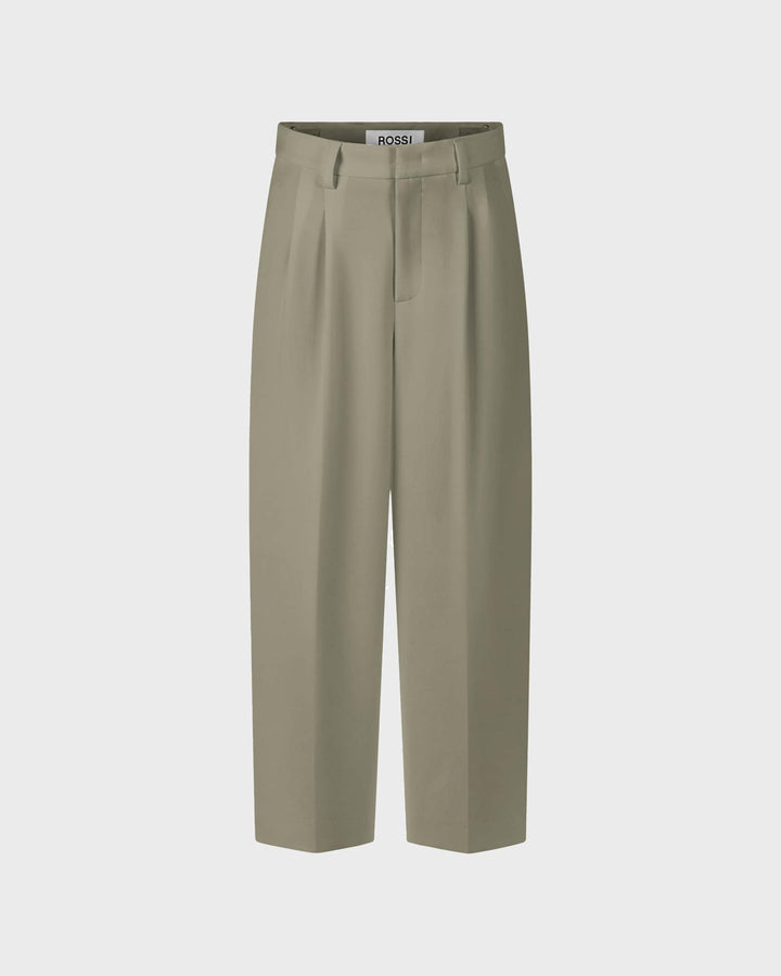 Noa Crop Fluid Cade Reed