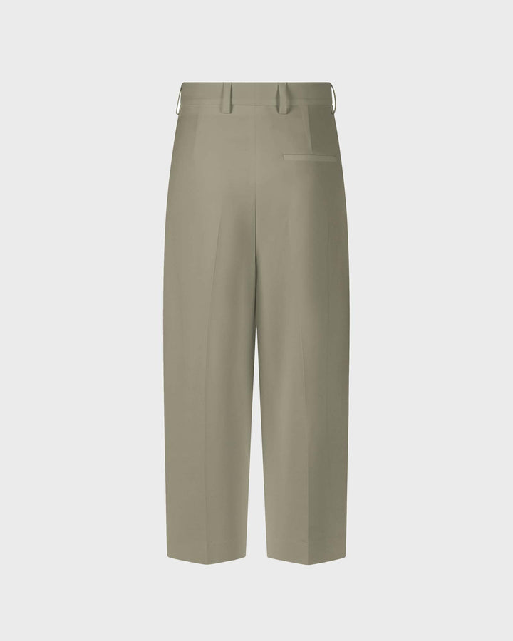 Noa Crop Fluid Cade Reed