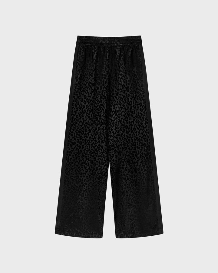 Saela Trackpants
Leo Black