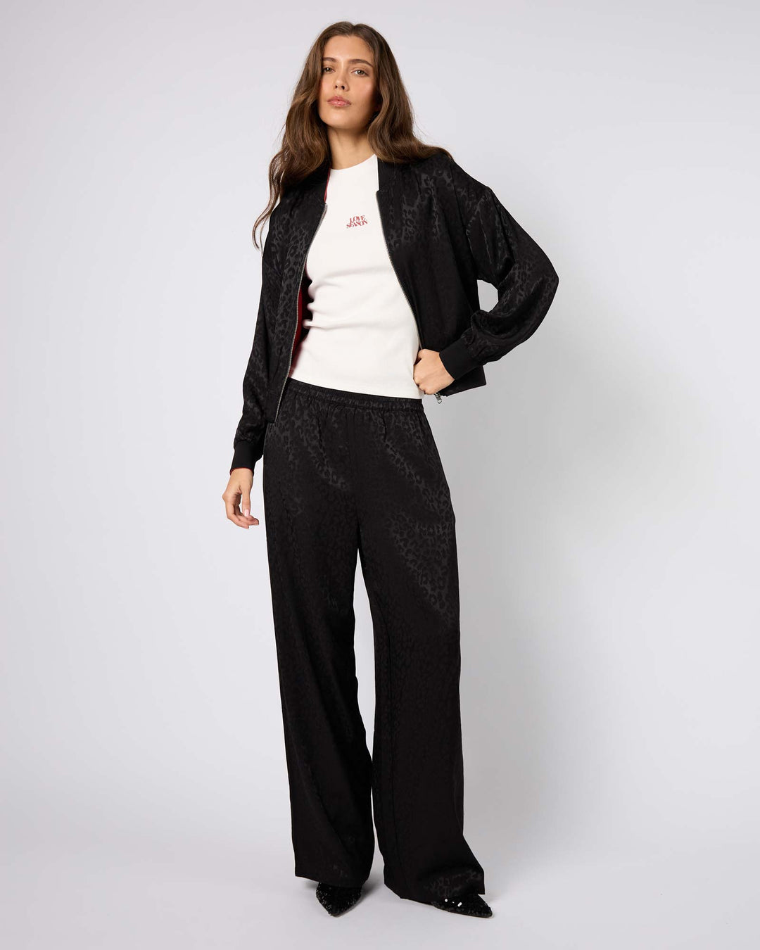 Saela Trackpants
Leo Black