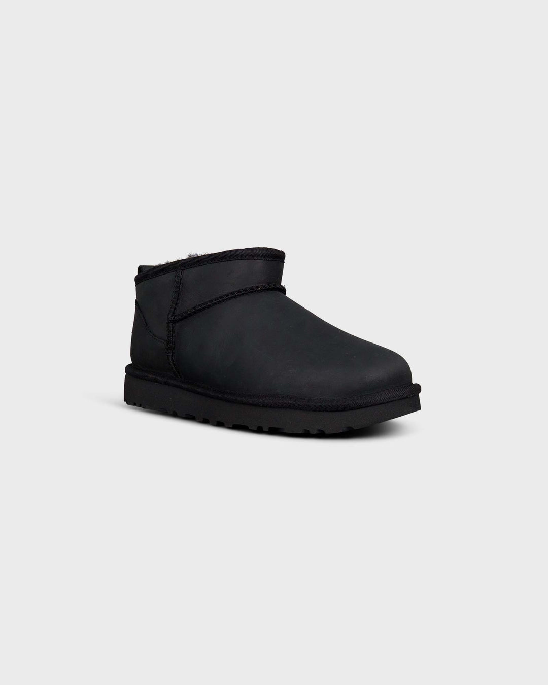 Classic Ultra Mini Leather Black