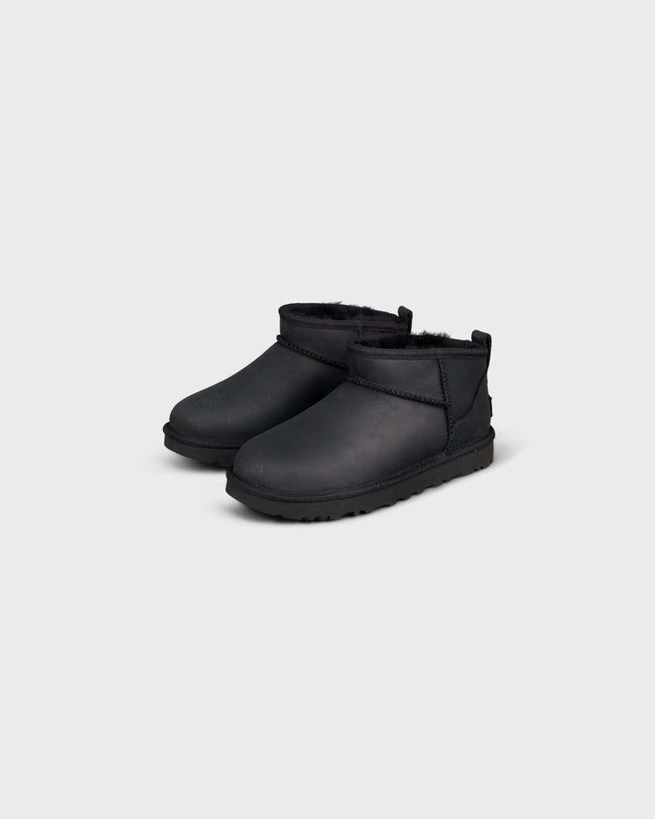 Classic Ultra Mini Leather Black