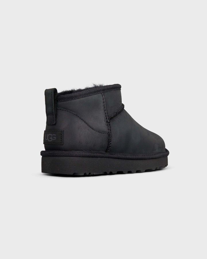 Classic Ultra Mini Leather Black