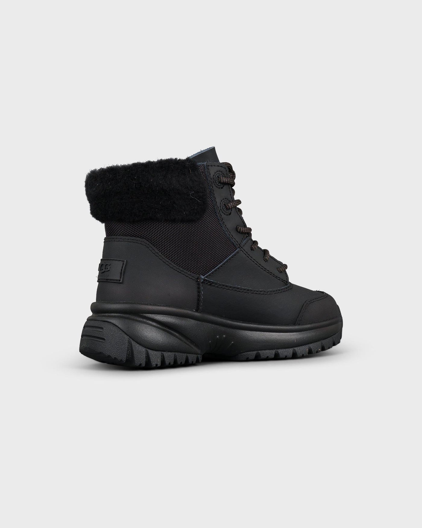 UGG Schnürboots Yose Fluff V2 schwarz myMEID