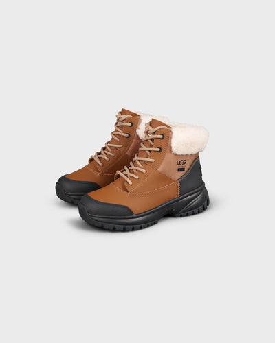 UGG Damen Boots Yose Fluff V2 Chesnut myMEID