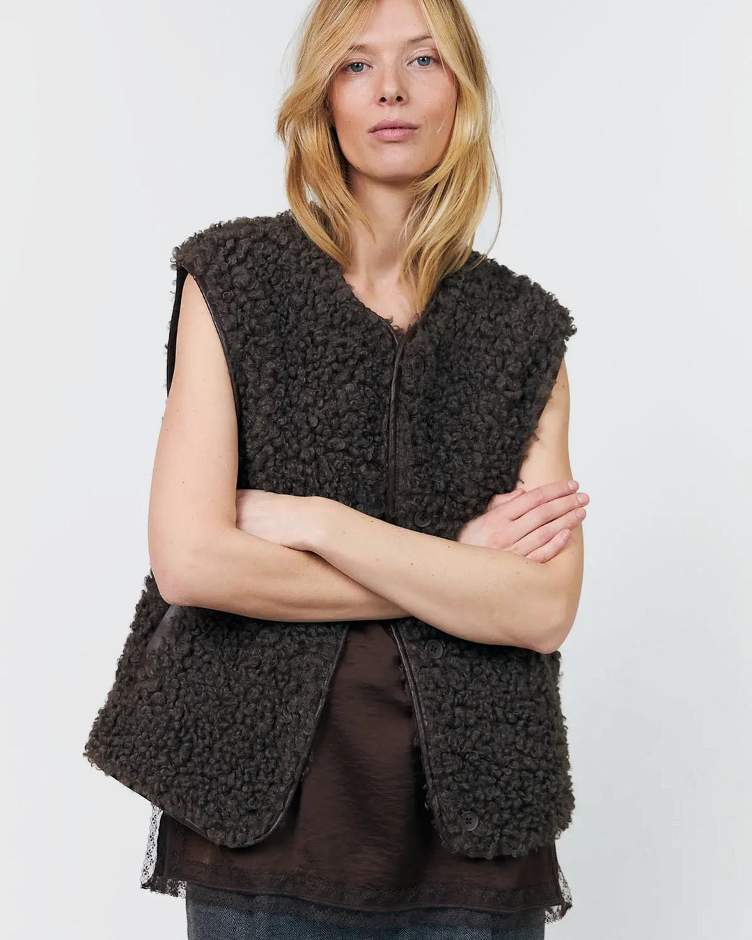 lollys laundry Weste VadaLL Vest Dark Mokka – Bild 3