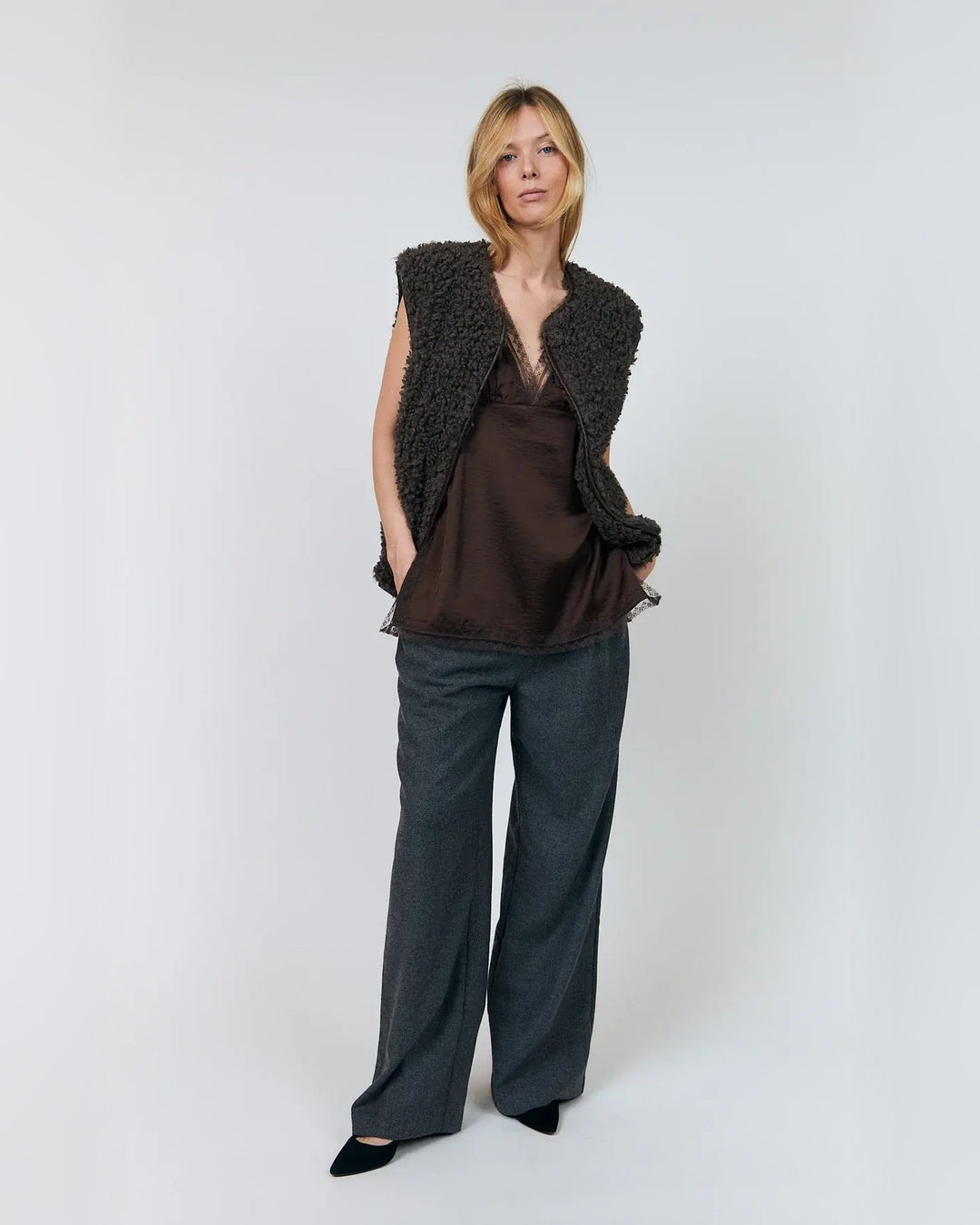 lollys laundry Weste VadaLL Vest Dark Mokka – Bild 4