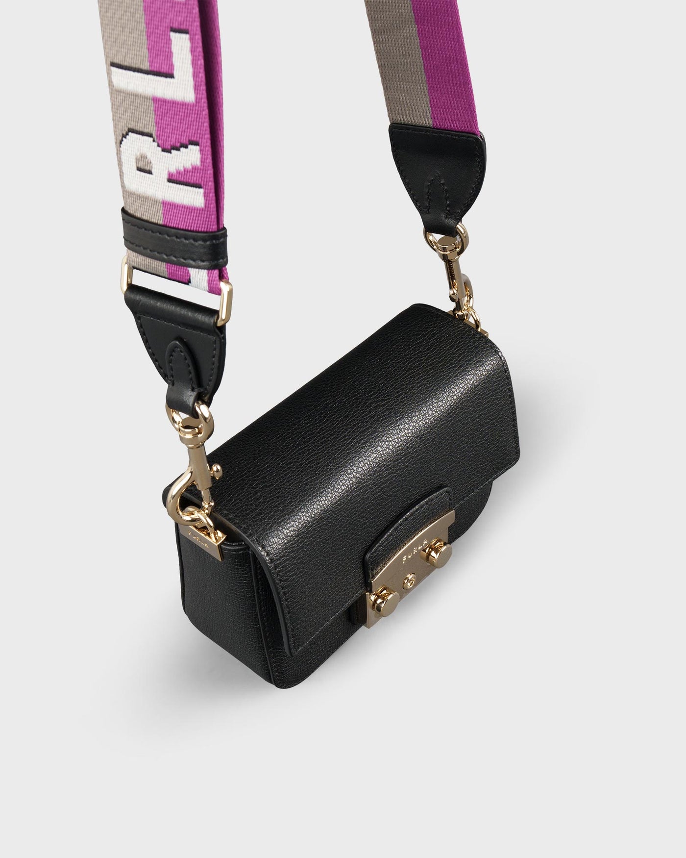 Furla Tasche Metropolis Mini schwarz Marmo Violet myMEID
